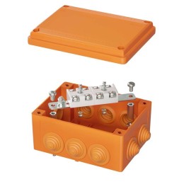 FSK21410 DKC | Коробка ответвительная FS 150х110х70мм 4р 450В 32А 10кв.мм нерж. контакт с каб. вводами и клеммн. IP55 пластик.